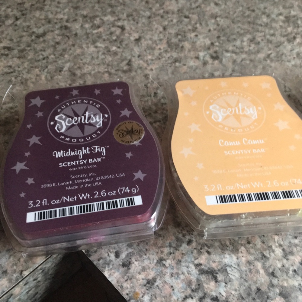 Scentsy wax refills. Lot  5 Warmer bulb included